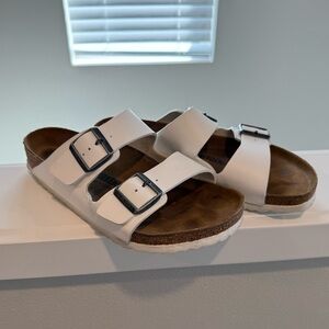 Birkenstocks - women’s 10 white